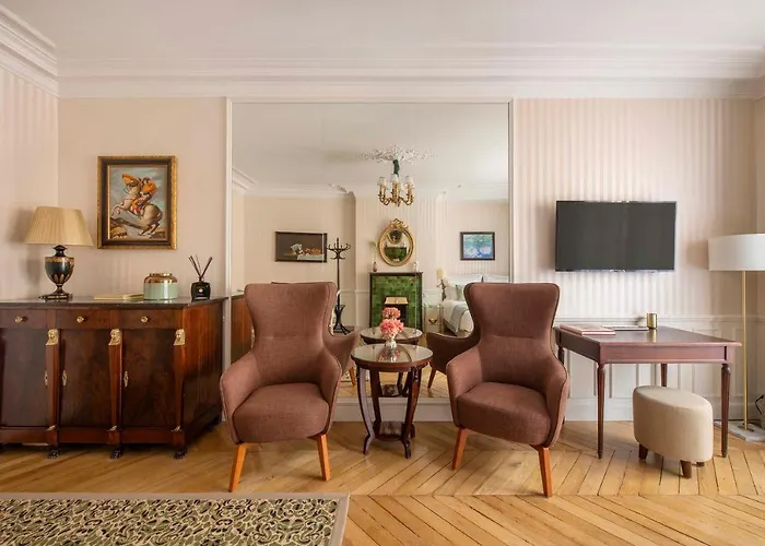 Le Beau Marais - Luxury Apartments, Air Cond, Lift
